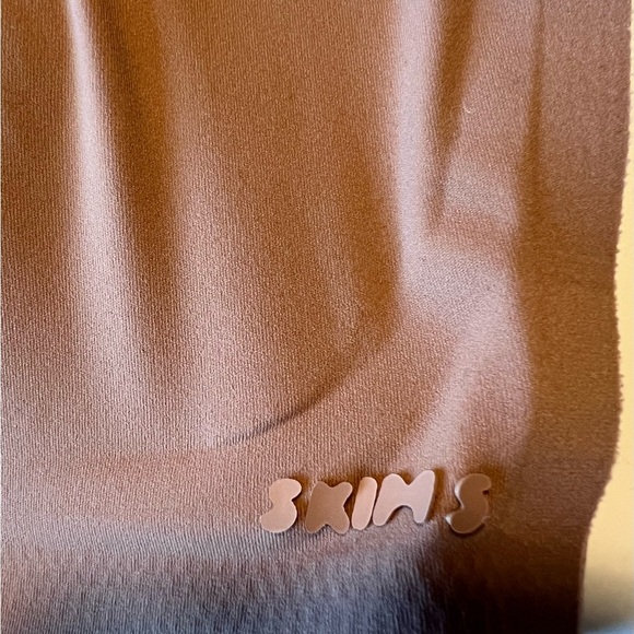 SKIMS Naked Scoop Bra – Tan | Size Small | NWOT! - Picture 3 of 5